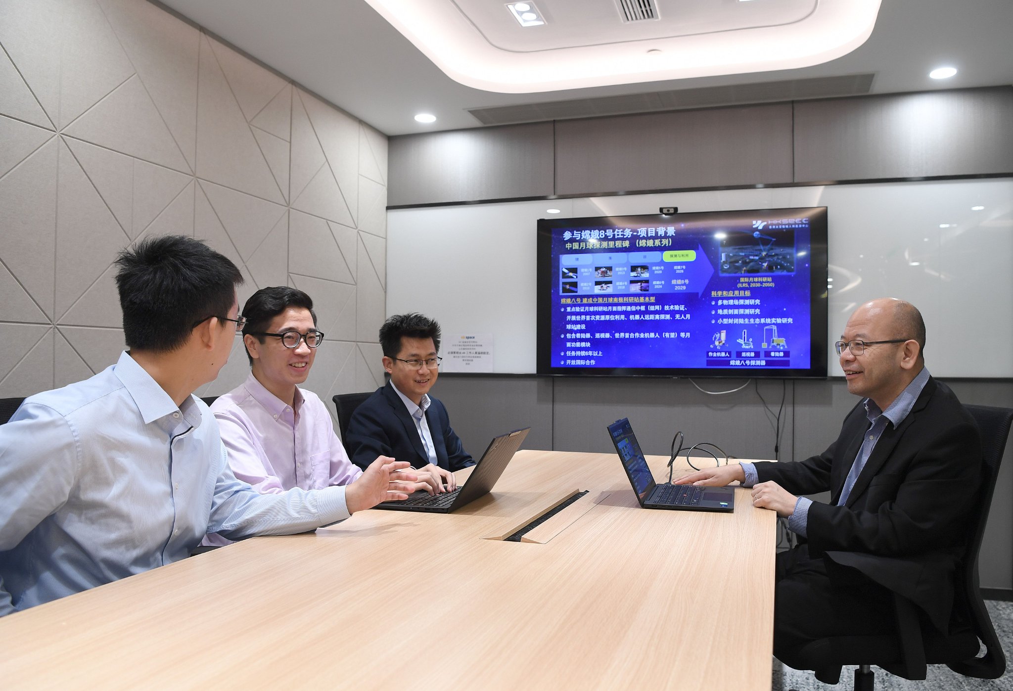 香港故事 背靠祖國(guó)，逐夢(mèng)探月，共繪星辰大海新篇章